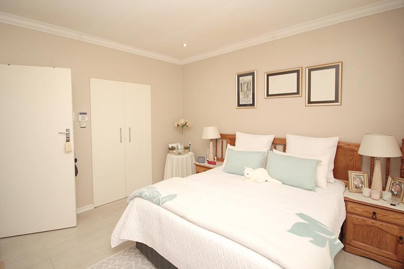 4 Bedroom Property for Sale in Hartenbos Heuwels Western Cape